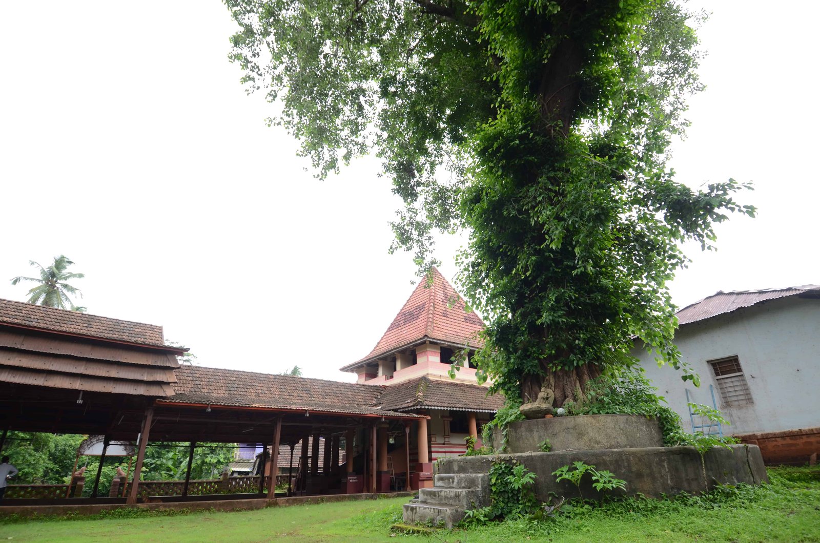 Temple near Maachli