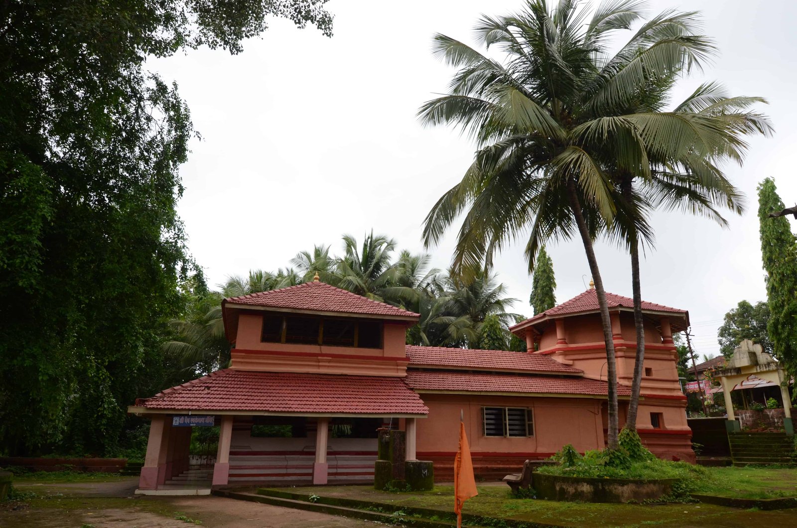 Temple near Maachli